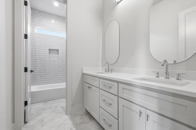 449 Whispering Way, Red Oak, TX 75154