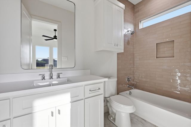 449 Whispering Way, Red Oak, TX 75154