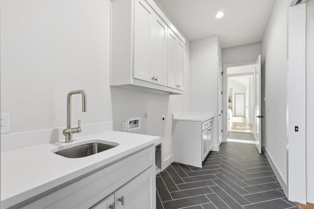 449 Whispering Way, Red Oak, TX 75154