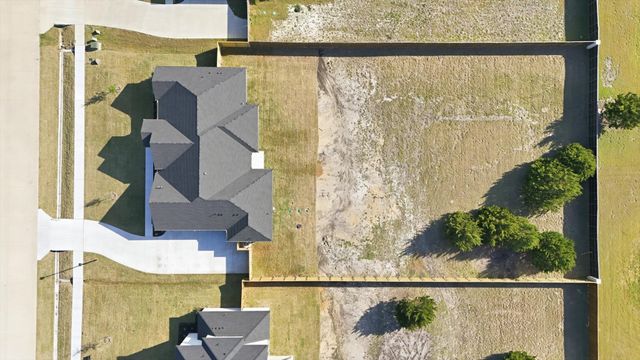 449 Whispering Way, Red Oak, TX 75154