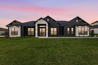 449 Whispering Way, Red Oak, TX 75154