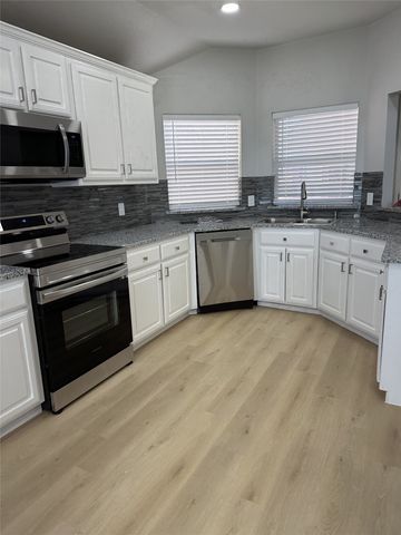 3160 Delaford Drive, Carrollton, TX 75007
