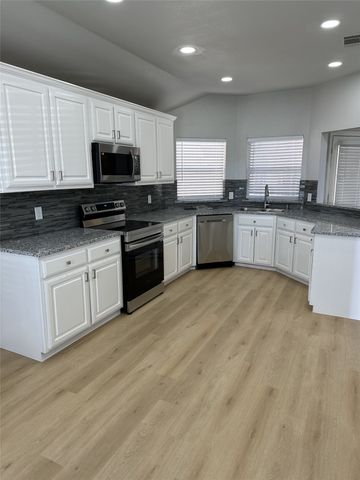 3160 Delaford Drive, Carrollton, TX 75007