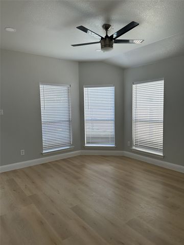 3160 Delaford Drive, Carrollton, TX 75007