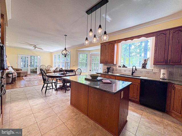 11325 INGELS, Swan Point, MD 20645