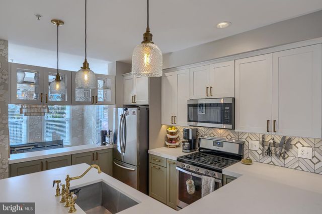701 S STREEPER ST, Baltimore, MD 21224