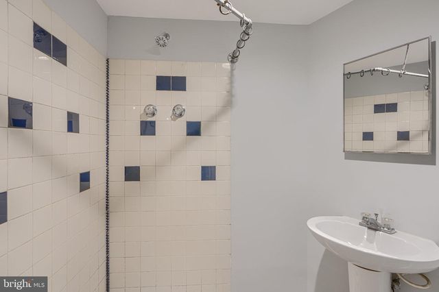 701 S STREEPER ST, Baltimore, MD 21224