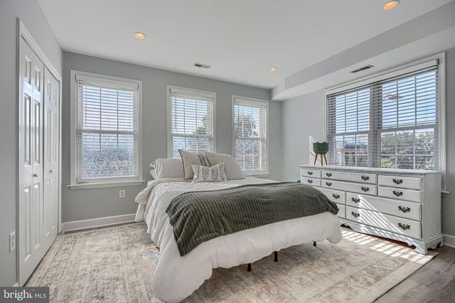 701 S STREEPER ST, Baltimore, MD 21224