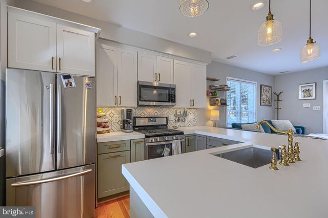701 S STREEPER ST, Baltimore, MD 21224