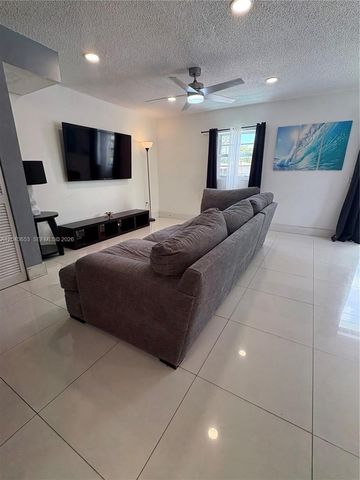 3862 NE 171st St C, North Miami Beach, FL 33160