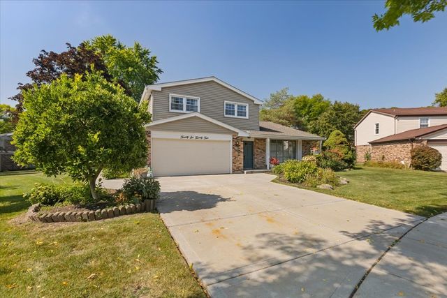 2624 N Prindle Avenue, Arlington Heights, IL 60004