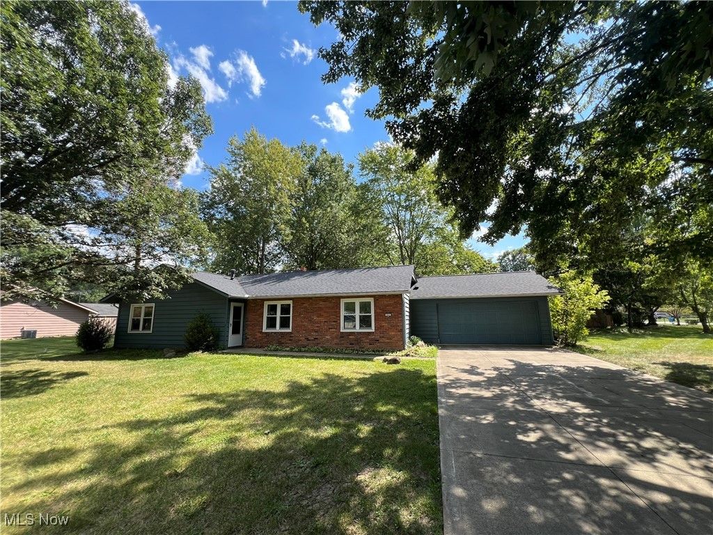 4945 Shady Moss Lane, North Ridgeville, OH 44039