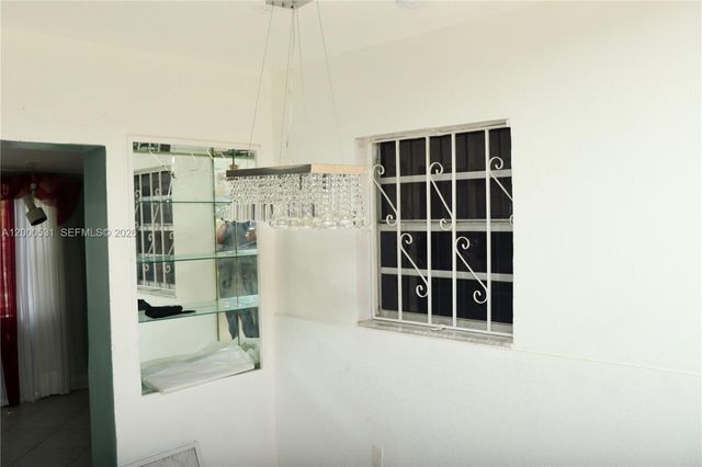 1240 NE 214th St, Miami, FL 33179