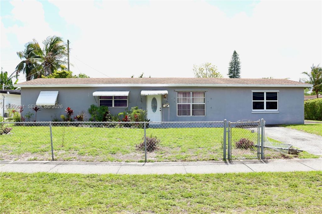 1240 NE 214th St, Miami, FL 33179