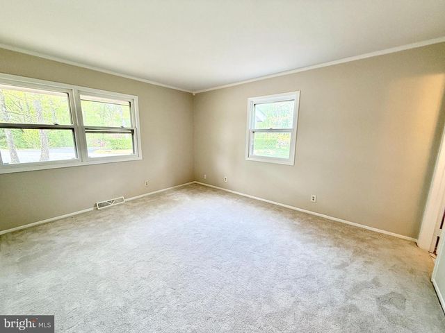 201 HARDWOOD LN, Fredericksburg, VA 22408