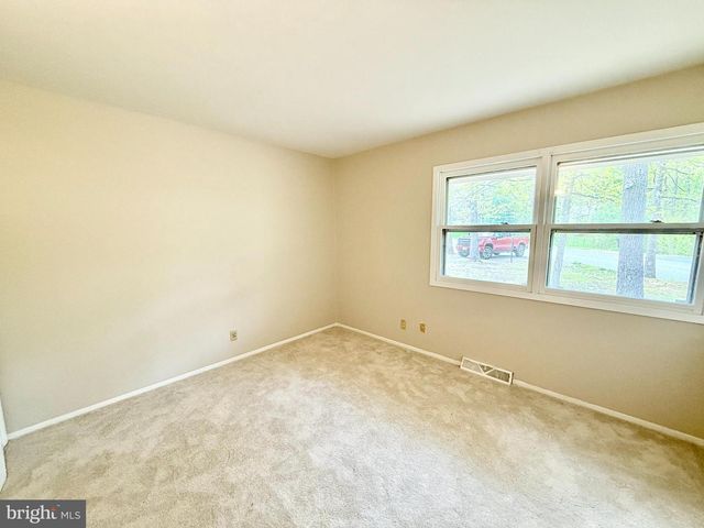 201 HARDWOOD LN, Fredericksburg, VA 22408