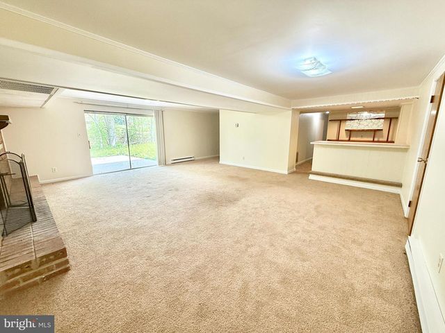 201 HARDWOOD LN, Fredericksburg, VA 22408