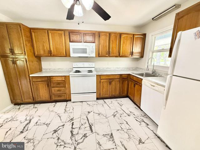 201 HARDWOOD LN, Fredericksburg, VA 22408