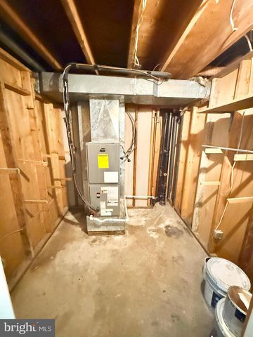 201 HARDWOOD LN, Fredericksburg, VA 22408