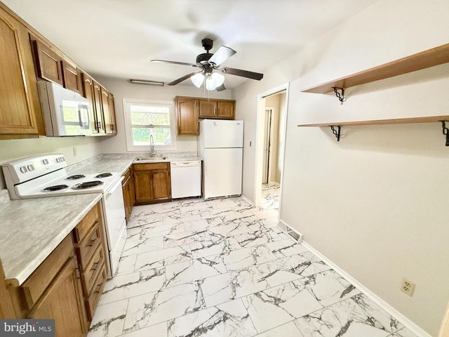 201 HARDWOOD LN, Fredericksburg, VA 22408