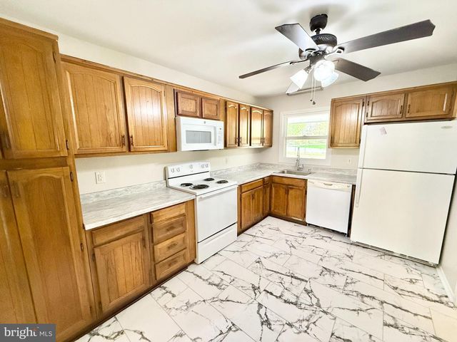 201 HARDWOOD LN, Fredericksburg, VA 22408