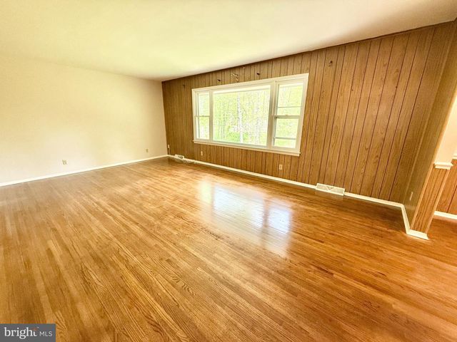 201 HARDWOOD LN, Fredericksburg, VA 22408