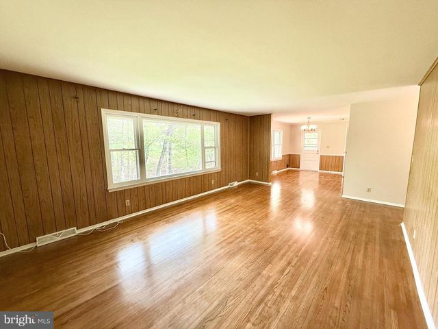 201 HARDWOOD LN, Fredericksburg, VA 22408