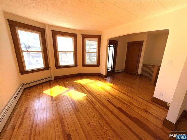 31 Linda Vista Avenue, North Haledon, NJ 07508