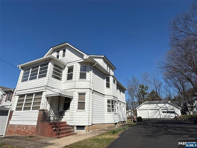 31 Linda Vista Avenue, North Haledon, NJ 07508