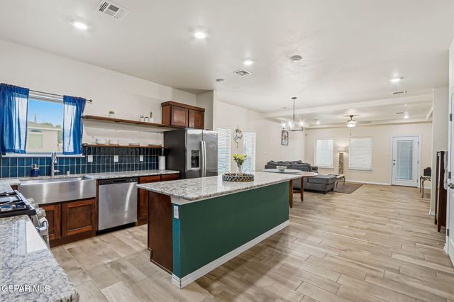 354 SOL Court, Vinton, TX 79821