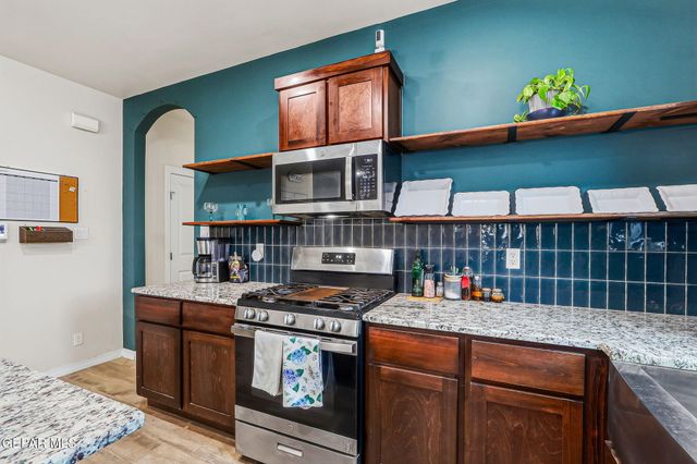 354 SOL Court, Vinton, TX 79821