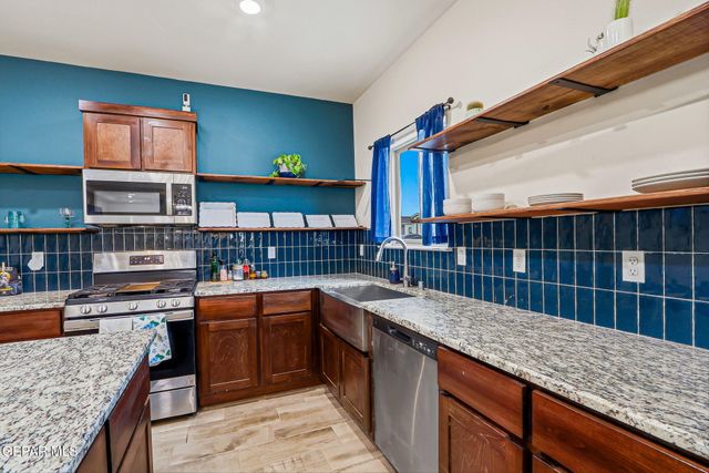 354 SOL Court, Vinton, TX 79821