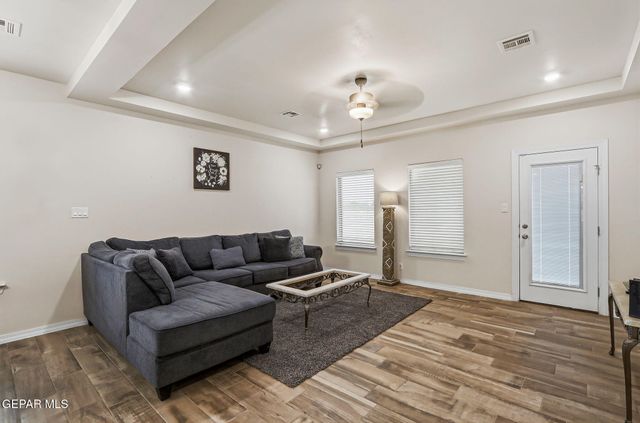 354 SOL Court, Vinton, TX 79821