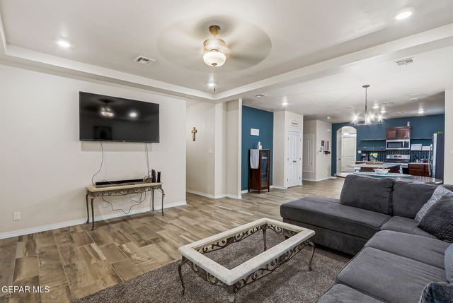 354 SOL Court, Vinton, TX 79821