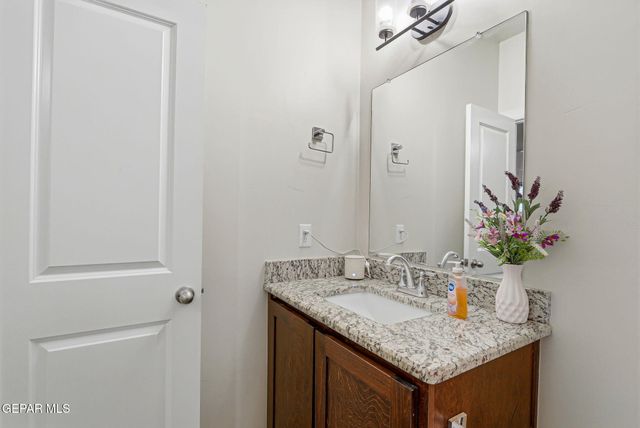 354 SOL Court, Vinton, TX 79821