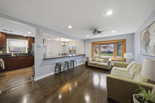 3841 Arthur Avenue, Brookfield, IL 60513