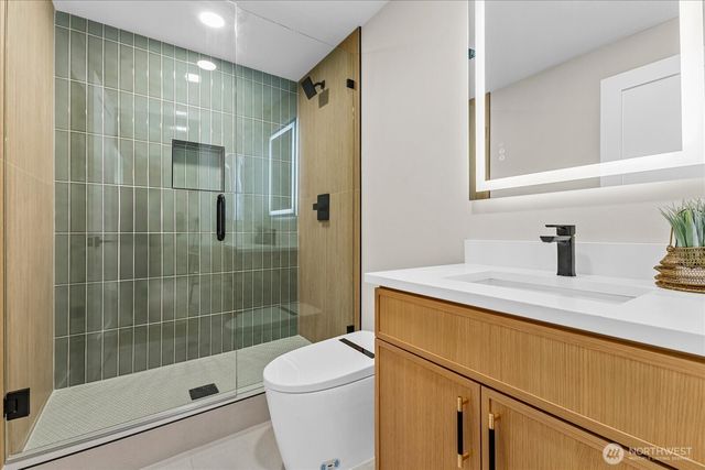 11709 Roosevelt Way NE, Seattle, WA 98125