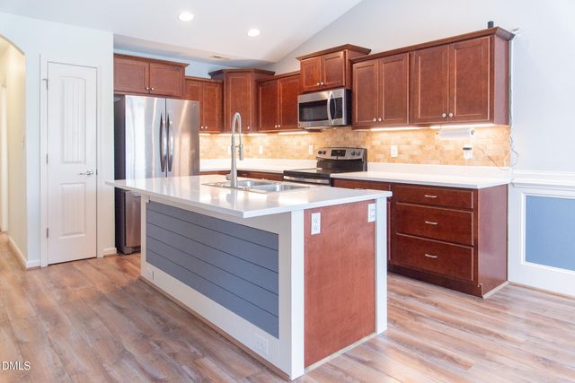 127 Woodglen Drive, Clayton, NC 27527