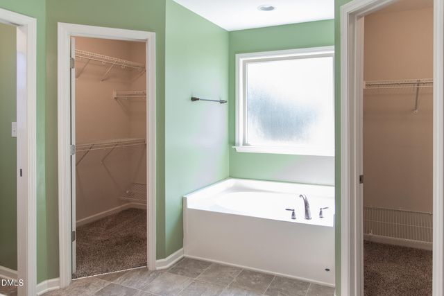 127 Woodglen Drive, Clayton, NC 27527