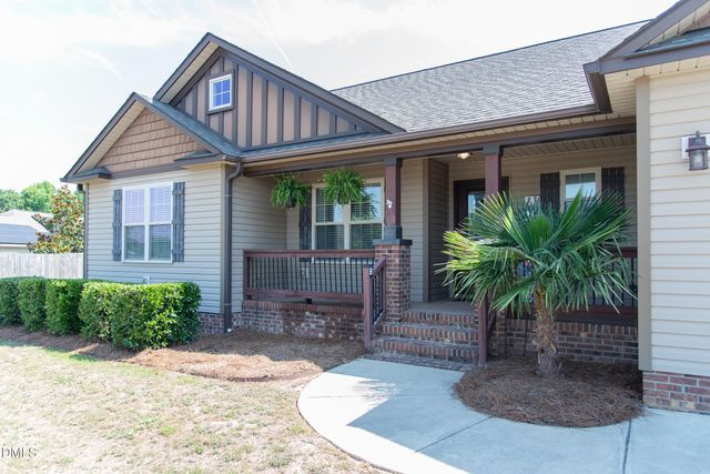 127 Woodglen Drive, Clayton, NC 27527