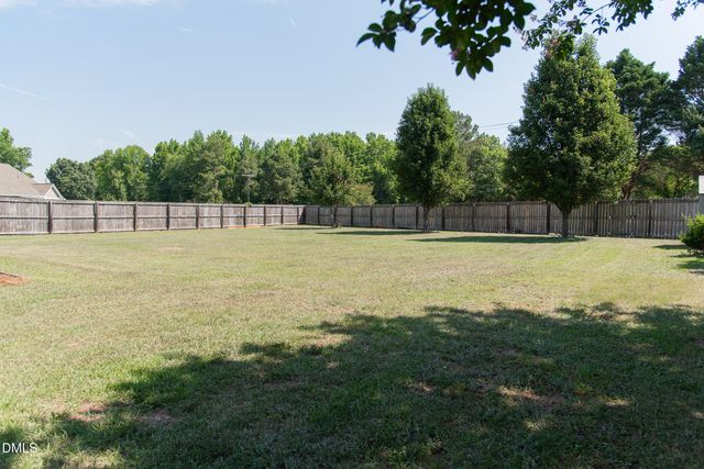 127 Woodglen Drive, Clayton, NC 27527