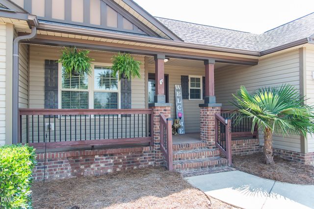 127 Woodglen Drive, Clayton, NC 27527