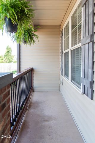127 Woodglen Drive, Clayton, NC 27527