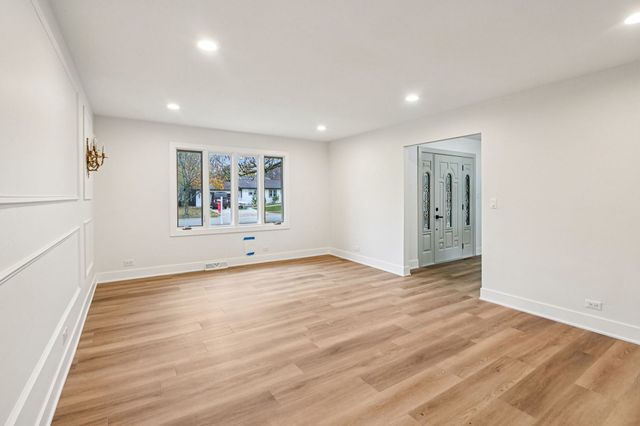 123 N Western Avenue, Bartlett, IL 60103