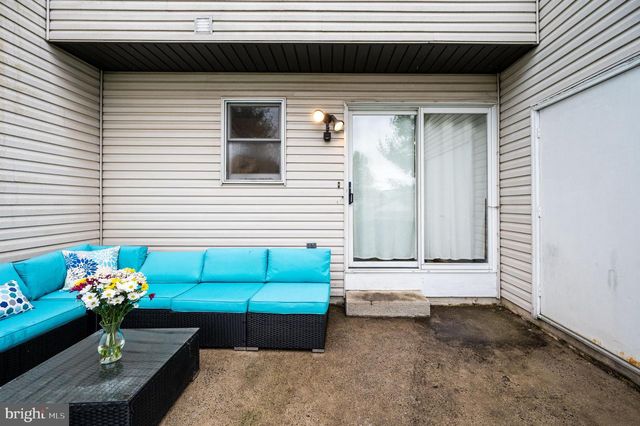 564 E LINDEN ST, Fleetwood, PA 19522