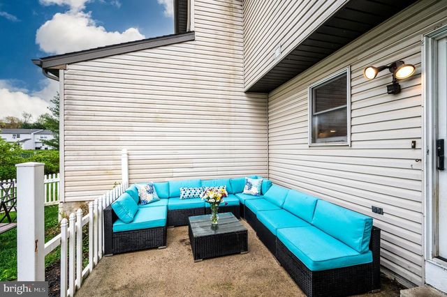 564 E LINDEN ST, Fleetwood, PA 19522