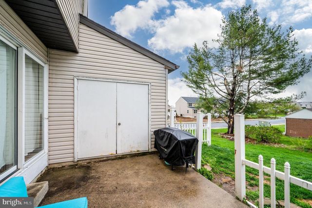 564 E LINDEN ST, Fleetwood, PA 19522