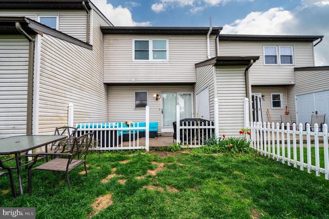 564 E LINDEN ST, Fleetwood, PA 19522