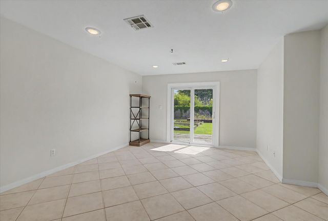 413 Farrer Street, Angleton, TX 77515