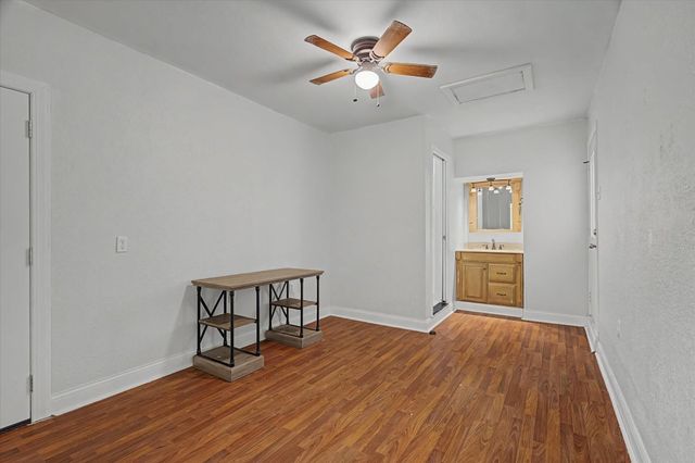 413 Farrer Street, Angleton, TX 77515